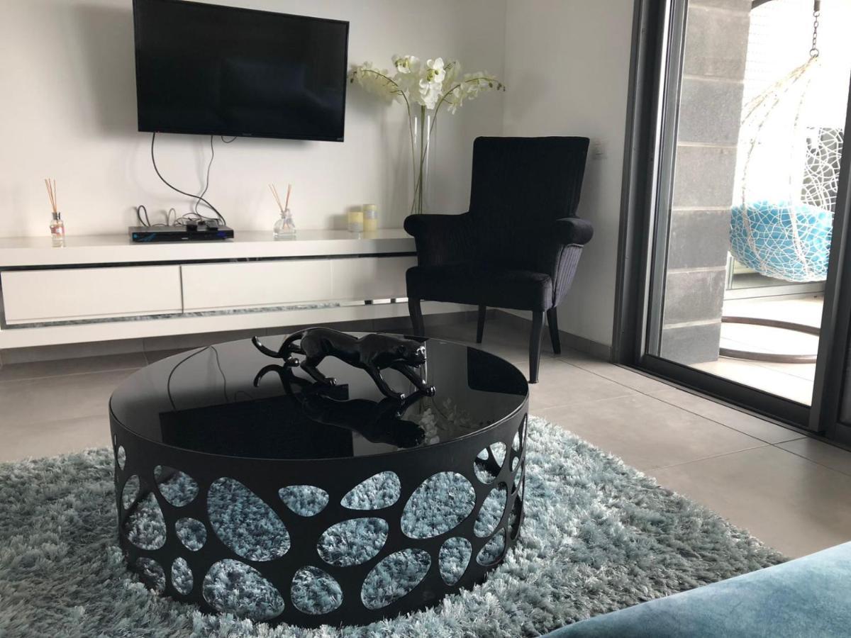 Panorama Apartment " City Garden " Bat Yam Eksteriør billede