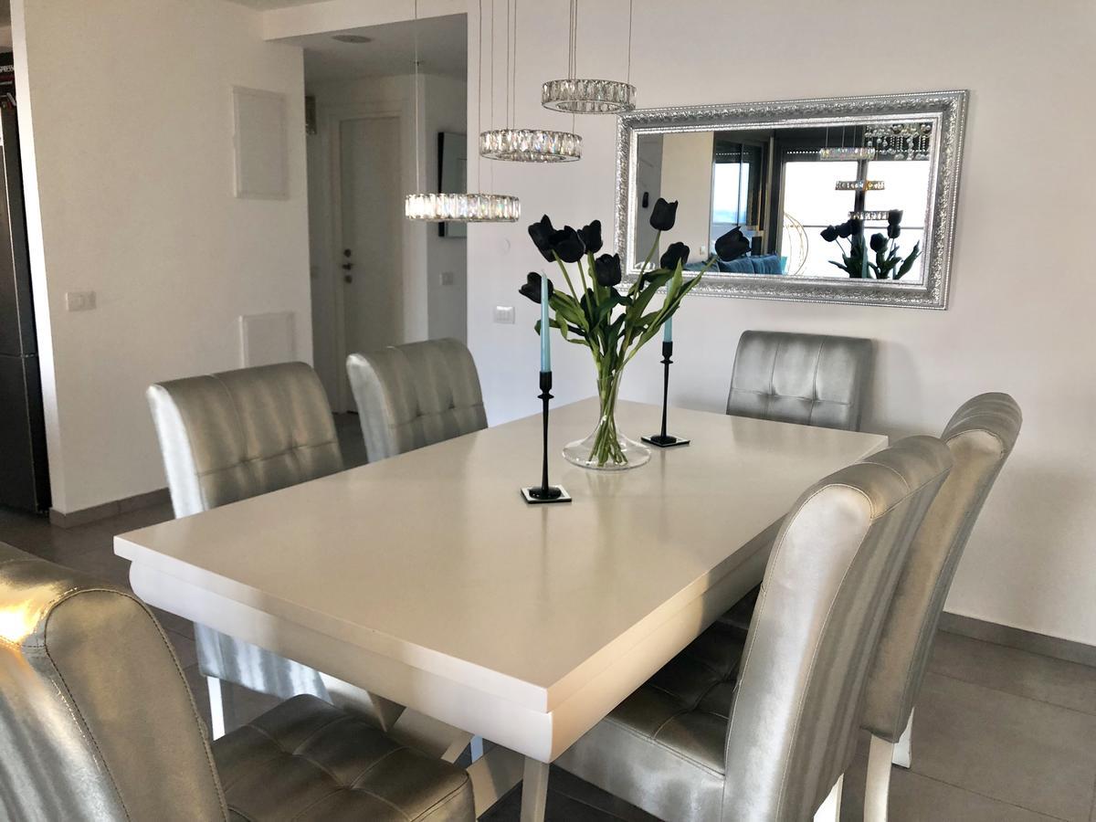 Panorama Apartment " City Garden " Bat Yam Eksteriør billede